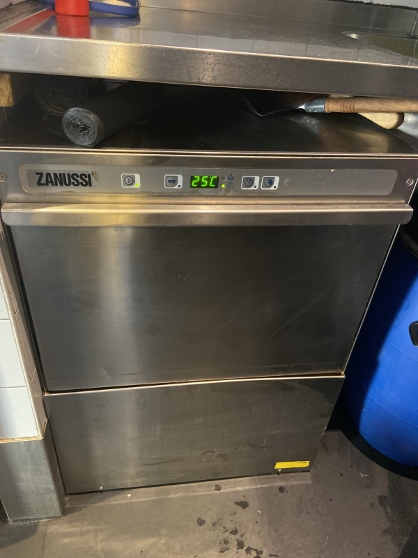 ZANUSSI VAATWASSER NUC3 HorecaMarktplein.nl