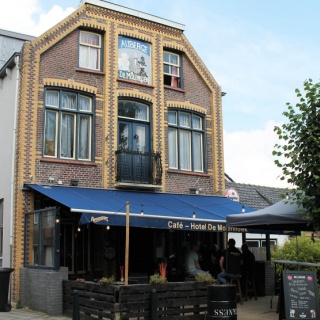 Eetcafe-Hotel ter overname in Hoek (Gemeente Terneuzen).