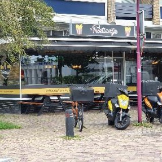 VERKOCHT - cafetaria  2019 ingericht en geopend op superlocatie in Hengelo