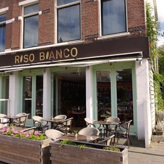 Italiaans restaurant, woonwijk Duinoord te Den Haag