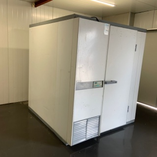 Vriescel 180 x 180 x 200 cm stekker klaar