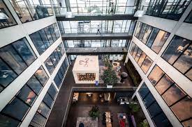 Te huur bedrijfskeuken met restaurant ruimte in Frame Office Alphen aan den Rijn