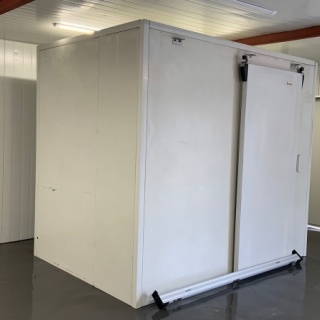Koelcel met schuifdeur 282 x 192 x 245 cmKoelcel met schuifdeur 282 x 192 x 245 cm (2018)