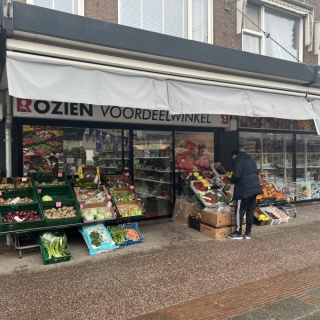 Ter overname Turkse supermarkt in Zwijndrecht.