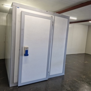 Vriescel 196 x 196 x 220 cm stekker klaar