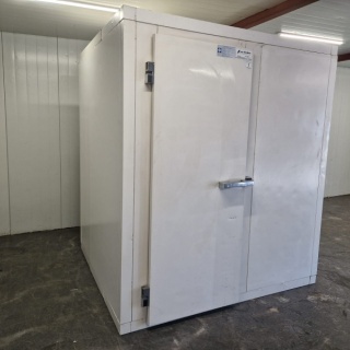 Koelcel 191 x 166 x 215 cm stekker klaar