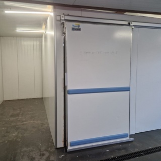 Koelcel 274 x 364 x 247 cm met schuifdeur