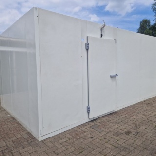 Vriescel 577 x 330 x 256 cm