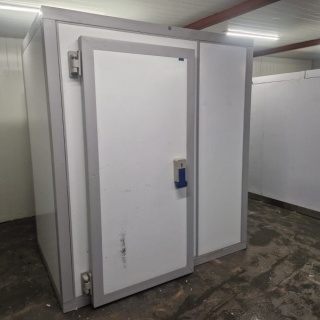 Koelcel 196 x 136 x 220 cm stekker klaar