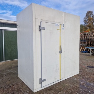Koelcel 226 x 136 x 256 cm stekker klaar