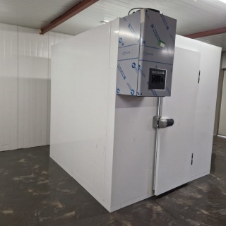 Koelcel 210 x 210 x 220 cm stekker klaar Nieuw !