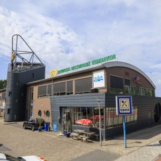 Ruim restaurant met terras en volop parkeergelegenheid in Rotterdam ter overname